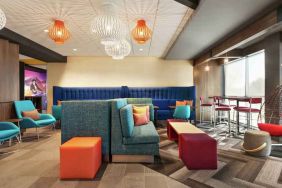 Bright, comfortable coworking space at Tru by Hilton Milwaukee Brookfield.