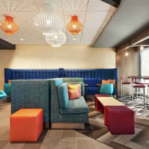 Bright, comfortable coworking space at Tru by Hilton Milwaukee Brookfield.