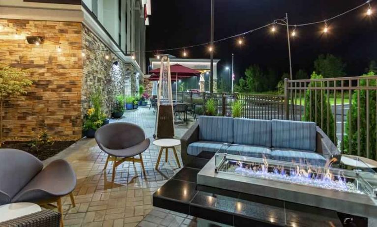 Beautiful rooftop patio suitable as workspace at the Hampton Inn Madison, OH.