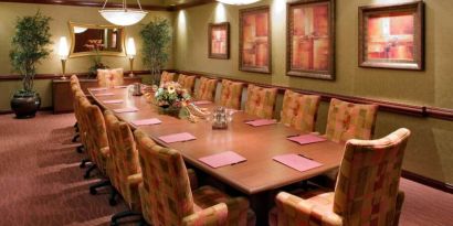 Small conference room at the Embassy Suites by Hilton Hampton Convention Center