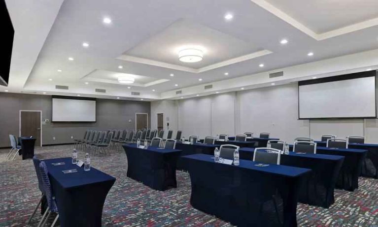 Meeting room suitable for any business appointment at the Hampton Inn & Suites Houston East Beltway 8.