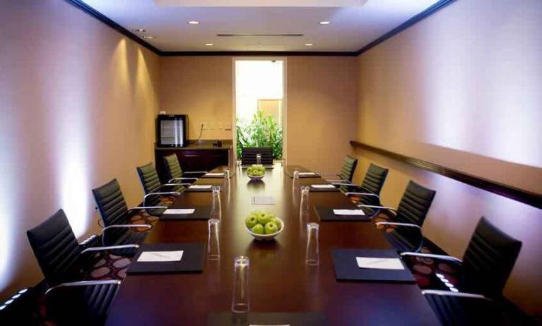 Meeting room perfect for every business appointment at the Embassy Suites by Hilton Alexandria-Old Town