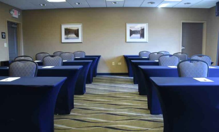 Elegant meeting room at the Hampton Inn & Suites Chicago Deer Park.