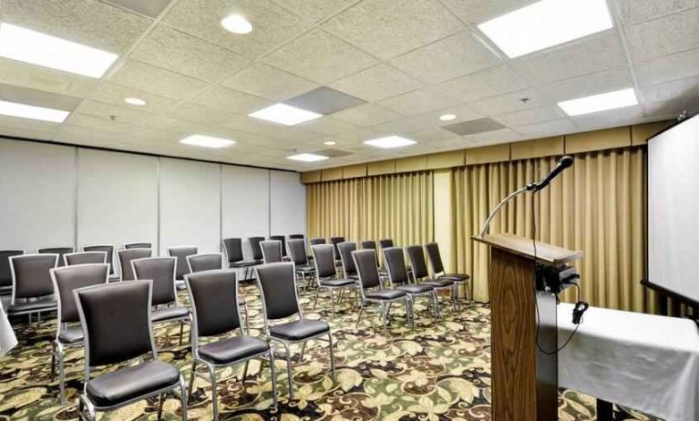 Elegant meeting room perfect for every business appointment at the Hampton Inn Chicago-Gurnee.