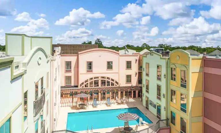 Beautiful outdoor patio with pool at the Hampton Inn & Suites Amelia Island-Historic Harbor Front.