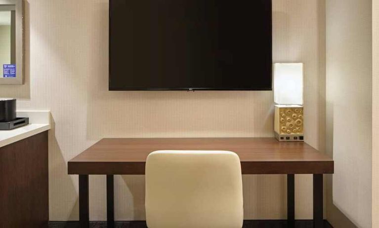 Dayrooms equipped with work desk for all your work needs at Embassy Suites by Hilton Oahu Kapolei.