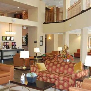 comfortable lobby-lounge for coworking at Hampton Inn & Suites Phoenix/Gilbert, AZ.