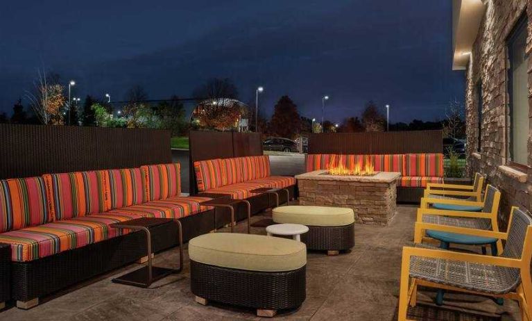 Beautiful outdoor terrace suitable as working space at the Home2 Suites by Hilton Warminster Horsham.