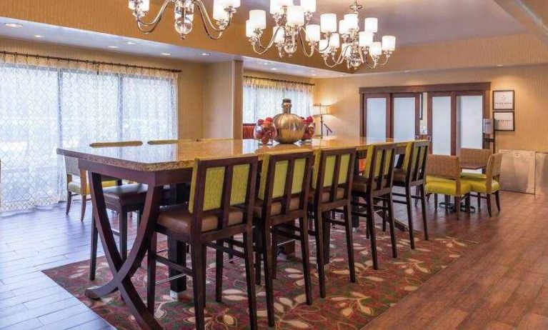 Elegant seating area suitable as workspace at the Hampton Inn Columbia Northeast-Fort Jackson Area, SC.