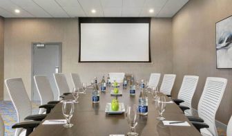 Meeting room at the Embassy Suites by Hilton Montreal Airport