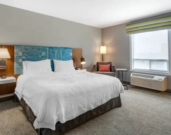 Day use room with natural light at Hampton Inn & Suites By Hilton Edmonton/West.
