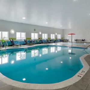 Indoor pool at the Hampton Inn & Suites by Hilton Edmont