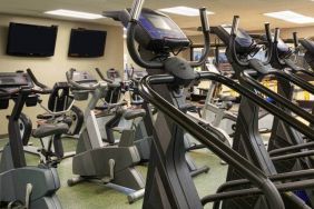 Fitness center at the Hilton Mississauga Meadowvale