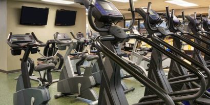 Fitness center at the Hilton Mississauga Meadowvale