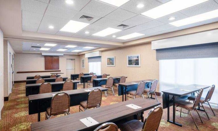 Meeting room perfect for every business appointment at the Hampton Inn & Suites West Little Rock.