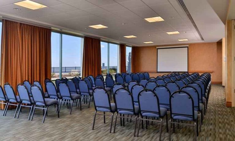 Meeting room perfect for every business appointment at the Hampton Inn Virginia Beach.