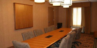 Meeting room perfect for every business appointment at the Hampton Inn & Suites Riverton, WY.