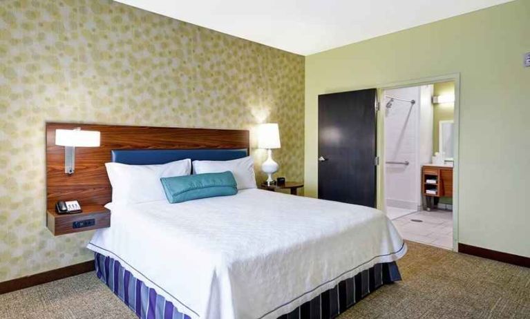 Comfortable king room with work desk at Home2 Suites by Hilton Fort Worth Southwest Cityview.