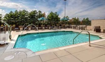 Outdoor swimming pool at the Hilton Franklin Cool Springs.