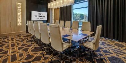 Small meeting room at the Hilton Franklin Cool Springs.