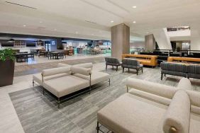 Comfortable lobby-lounge ideal for coworking at Hilton Atlanta.