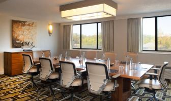 Small meeting room perfect for every business meeting at the Hilton Crystal City at Washington Reagan National Airport