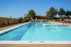 Relaxing outdoor pool at the DoubleTree by Hilton Modesto.