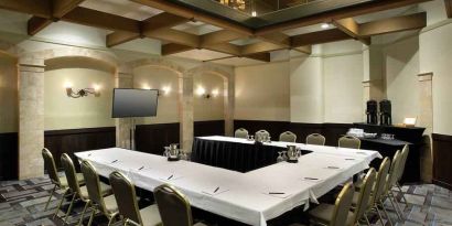 Elegant meeting room at the Hilton Bellevue.