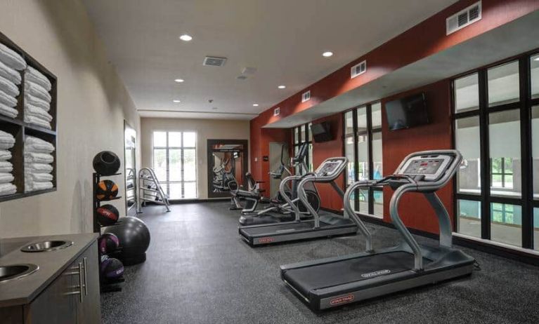 Fully equipped gym at the Hampton inn & Suites Ardmore.