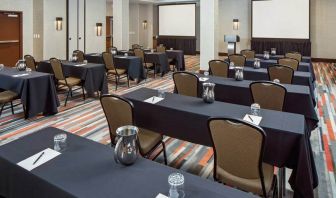 Meeting room at the Hilton Nashville Airport.