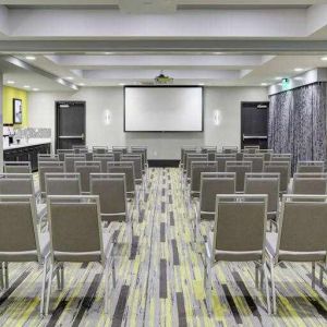 Elegant meeting room at the Hampton Inn & Suites by Hilton-Irvine/Orange County Airport.