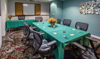 Professional meeting room at Hampton Inn San Francisco Airport.