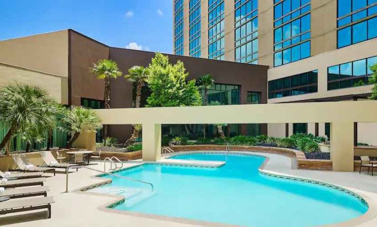 Oudoor pool area at the Hilton San Antonio-Airport.