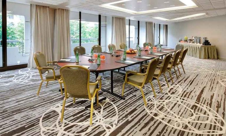 brightlit meeting room perfect for business meetings at Hilton Houston Post Oak by the Galleria.