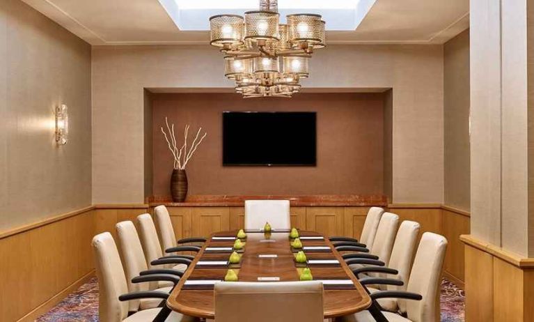 well-equipped meeting room for all business and board meetings at Hilton Los Angeles North/Glendale & Executive Meeting Ctr.