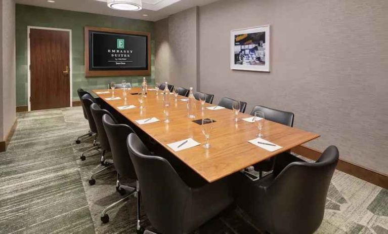 Meeting room perfect for every business appointment at the Embassy Suites by Hilton Tysons Corner.