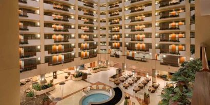 Beautiful and large lobby area perfect as workspace at the Embassy Suites by Hilton Nashville - South-Cool Springs.