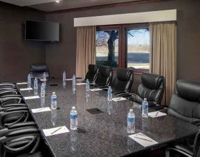 professional meeting room for business meetings at DoubleTree by Hilton Hotel Cleveland - Independence.