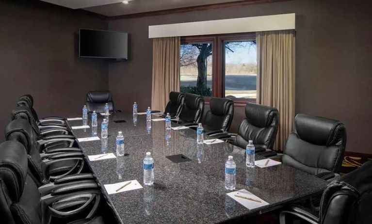 professional meeting room for business meetings at DoubleTree by Hilton Hotel Cleveland - Independence.