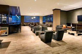 comfortable lobby and lounge area perfect as a coworking space at DoubleTree by Hilton Hotel & Suites Jersey City.