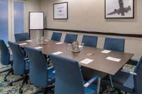 professional meeting room ideal for all boardroom meetings at Embassy Suites by Hilton Seattle Tacoma International Airport.