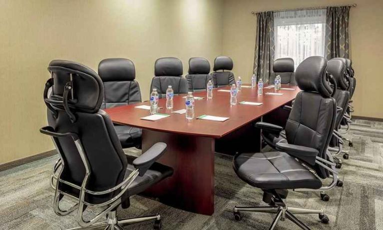 professional meeting room ideal for all business and board meetings at Hampton Inn Cranbury.