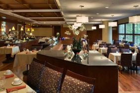 Restaurant workplace perfect for co-working at the DoubleTree by Hilton Tulsa - Warren Place.