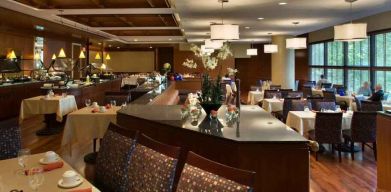 Restaurant workplace perfect for co-working at the DoubleTree by Hilton Tulsa - Warren Place.