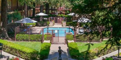 Beautiful outdoor pool area at the Embassy Suites by Hilton Napa Valley.