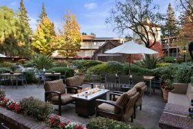 Outdoor garden patio perfect for co-working at the Embassy Suites by Hilton Napa Valley.