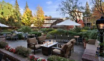 Outdoor garden patio perfect for co-working at the Embassy Suites by Hilton Napa Valley.