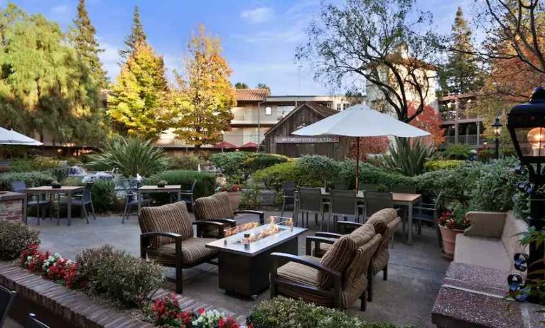 Outdoor garden patio perfect for co-working at the Embassy Suites by Hilton Napa Valley.