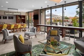 Elegant dining area perfect for co-working at the Hilton Birmingham at UAB.