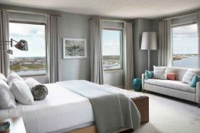 Bright king suite with view at the Hilton Philadelphia at Penn's Landing.